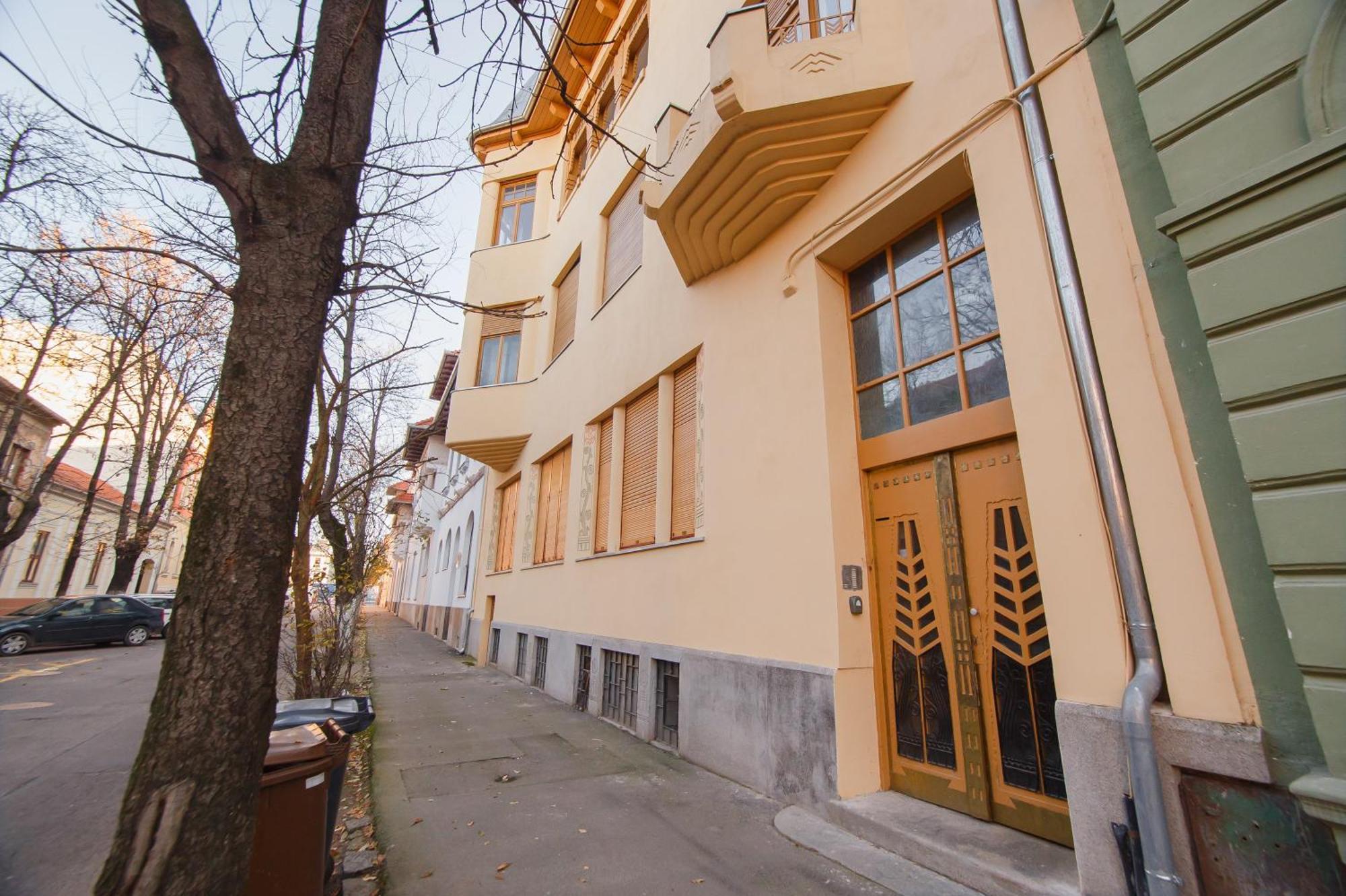 Апартаменты Retro Vibes Near Piata Unirii Орадя Экстерьер фото